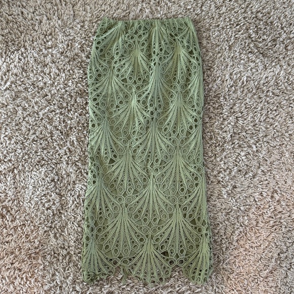 PrettyLittleThing Lace Skirt - Picture 2 of 11